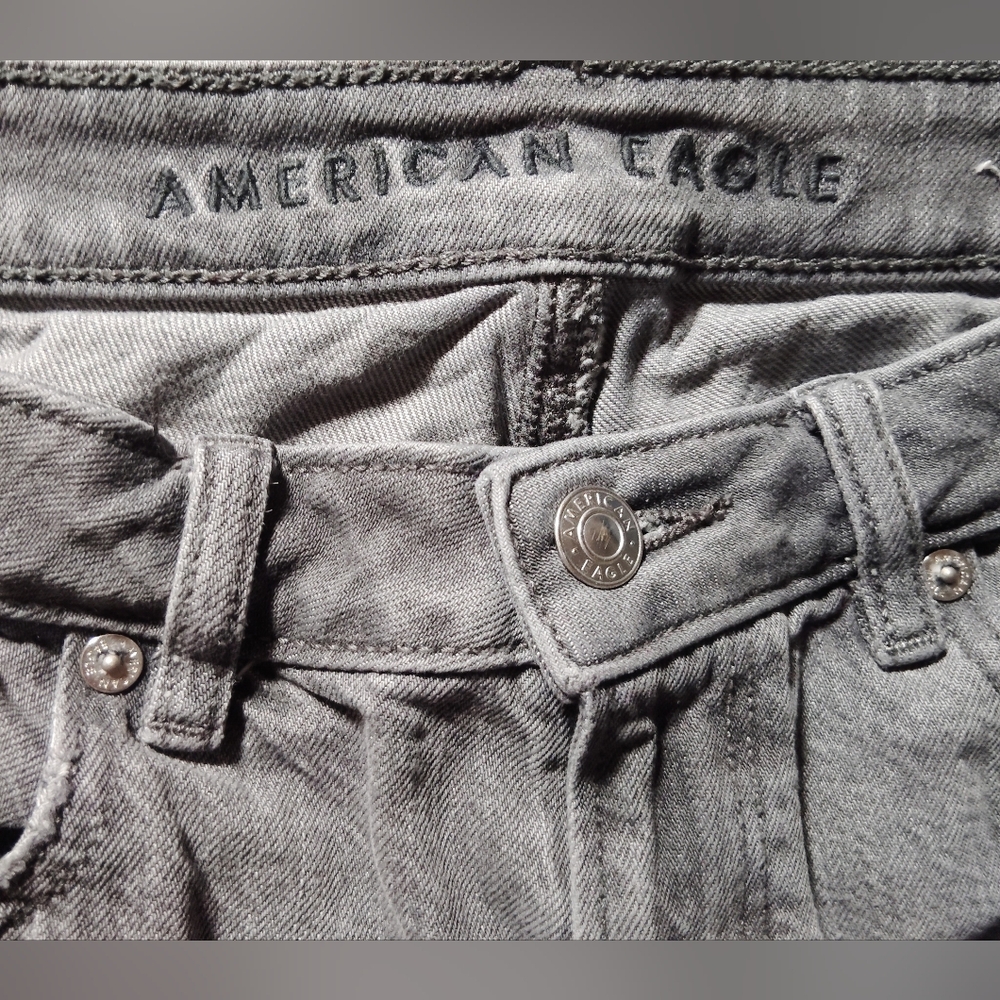 American Eagle Ripped Distressed Jeans Sz-8 - Picture 4 of 6
